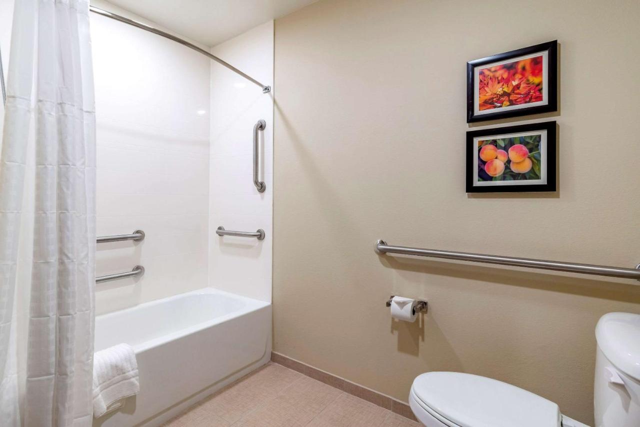 Comfort Suites Ньюнен Экстерьер фото