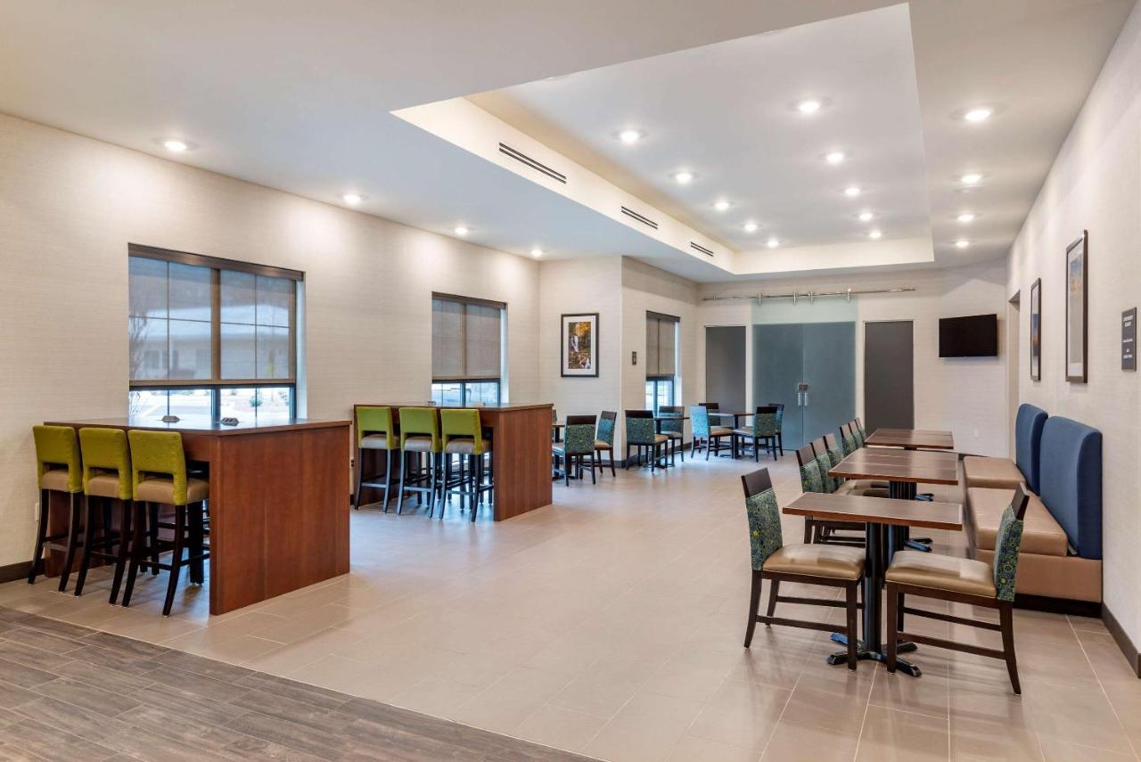 Comfort Suites Ньюнен Экстерьер фото