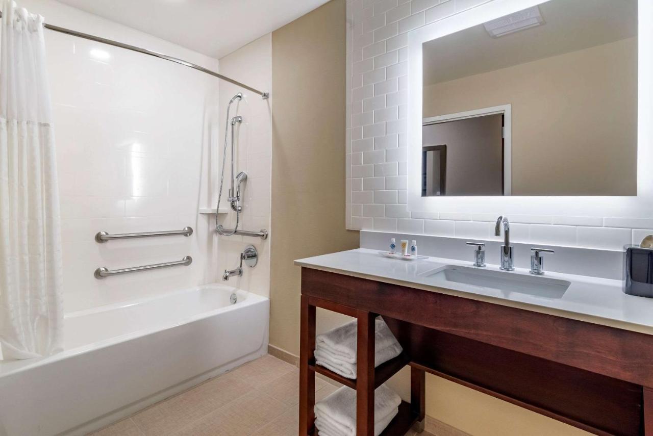 Comfort Suites Ньюнен Экстерьер фото