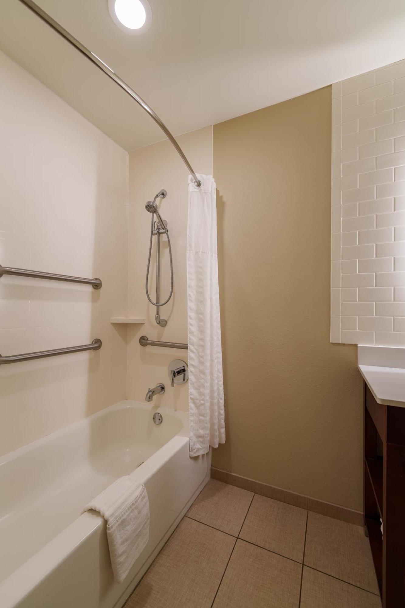 Comfort Suites Ньюнен Экстерьер фото